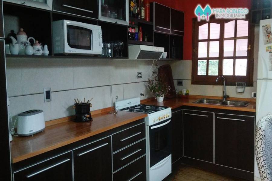 Carilo,Buenos Aires,Argentina,3 Bedrooms Bedrooms,2 BathroomsBathrooms,Casas,QUEBRACHO Y CHORLO,4497