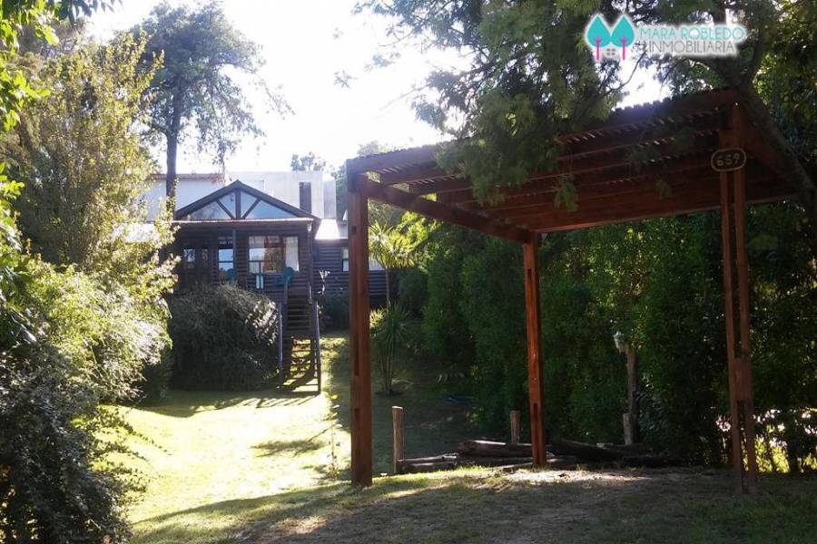 Carilo,Buenos Aires,Argentina,3 Bedrooms Bedrooms,2 BathroomsBathrooms,Casas,QUEBRACHO Y CHORLO,4497