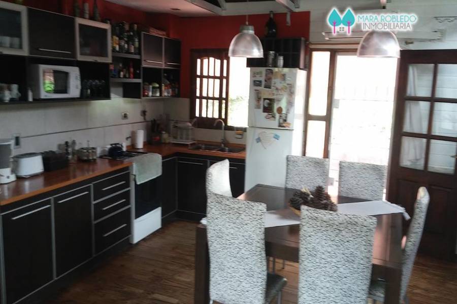 Carilo,Buenos Aires,Argentina,3 Bedrooms Bedrooms,2 BathroomsBathrooms,Casas,QUEBRACHO Y CHORLO,4497