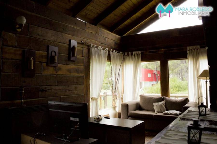 Carilo,Buenos Aires,Argentina,3 Bedrooms Bedrooms,1 BañoBathrooms,Casas,SEQUOIA,4498