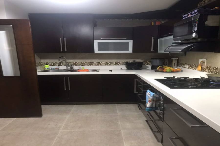 Medellin,Antioquia,Colombia,4 Bedrooms Bedrooms,4 BathroomsBathrooms,Apartamentos,40596