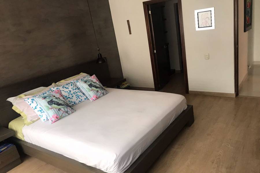 Medellin,Antioquia,Colombia,4 Bedrooms Bedrooms,4 BathroomsBathrooms,Apartamentos,40596