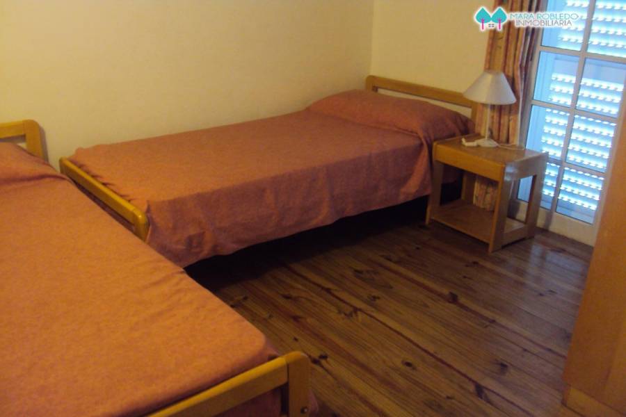 Valeria del Mar,Buenos Aires,Argentina,3 Bedrooms Bedrooms,2 BathroomsBathrooms,Casas,BELFAST,4503