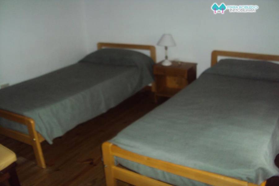 Valeria del Mar,Buenos Aires,Argentina,3 Bedrooms Bedrooms,2 BathroomsBathrooms,Casas,BELFAST,4503