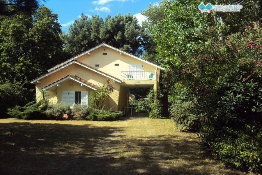 Valeria del Mar,Buenos Aires,Argentina,3 Bedrooms Bedrooms,2 BathroomsBathrooms,Casas,BELFAST,4503