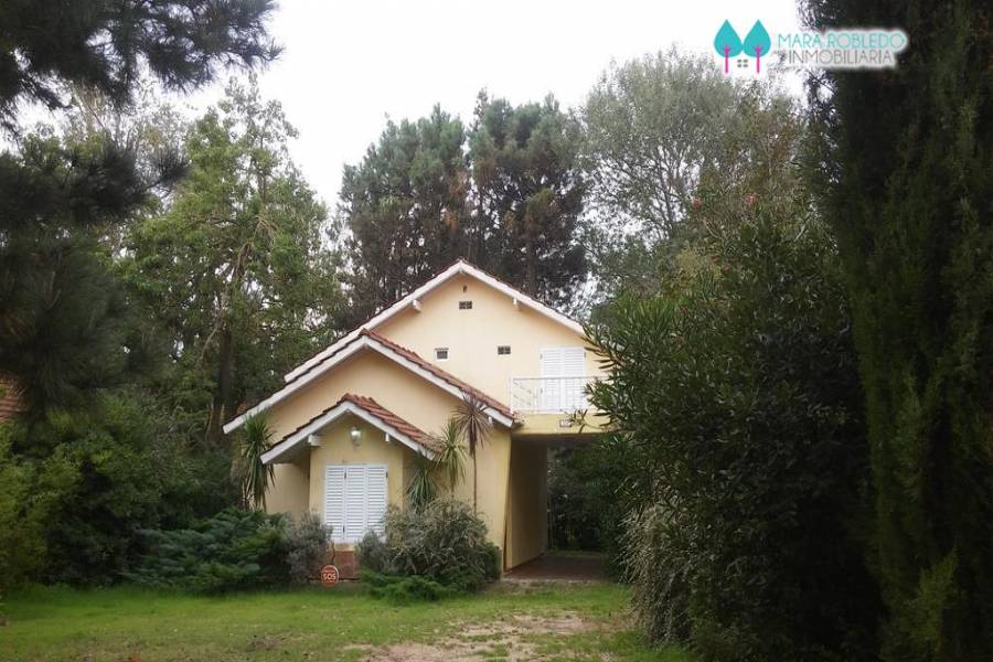 Valeria del Mar,Buenos Aires,Argentina,3 Bedrooms Bedrooms,2 BathroomsBathrooms,Casas,BELFAST,4503