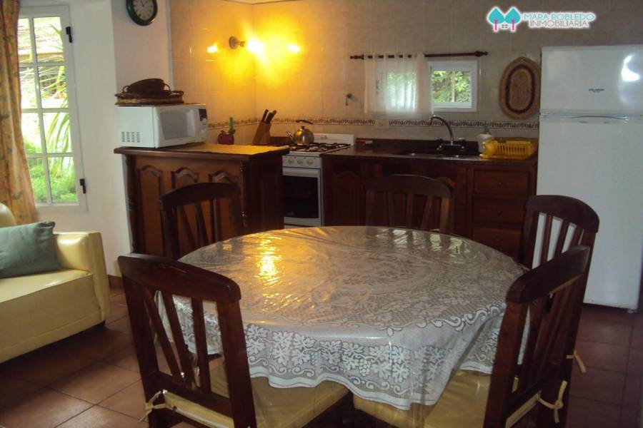 Valeria del Mar,Buenos Aires,Argentina,3 Bedrooms Bedrooms,2 BathroomsBathrooms,Casas,BELFAST,4503