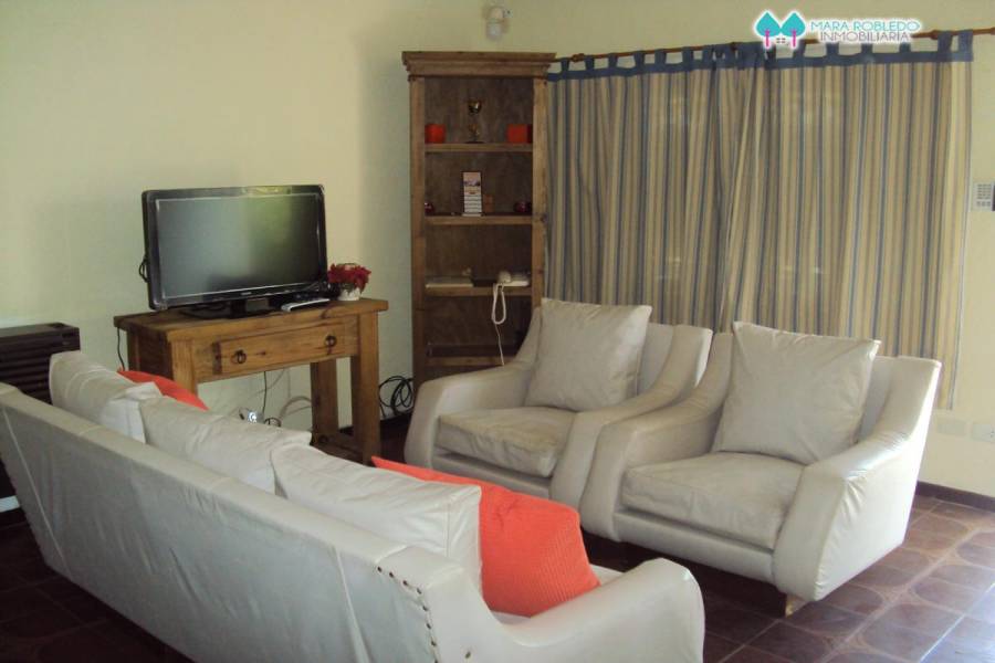 Valeria del Mar,Buenos Aires,Argentina,2 Bedrooms Bedrooms,1 BañoBathrooms,Casas,BELFAST,4504