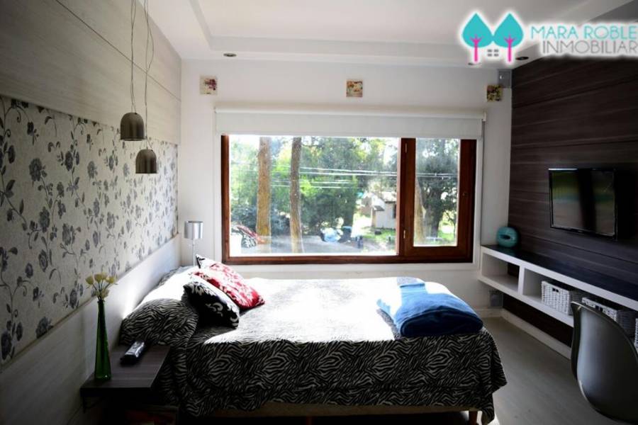 Valeria del Mar,Buenos Aires,Argentina,4 Bedrooms Bedrooms,3 BathroomsBathrooms,Casas,PINZON,4509