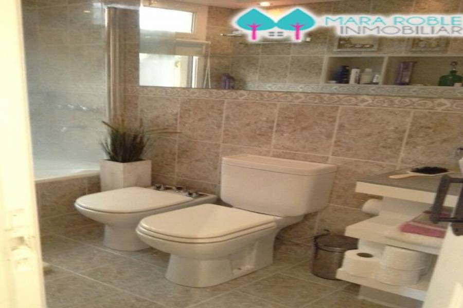 Valeria del Mar,Buenos Aires,Argentina,4 Bedrooms Bedrooms,3 BathroomsBathrooms,Casas,PINZON,4509
