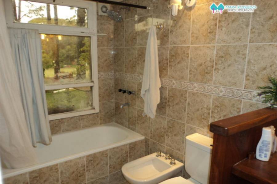 Valeria del Mar,Buenos Aires,Argentina,4 Bedrooms Bedrooms,3 BathroomsBathrooms,Casas,PINZON,4509
