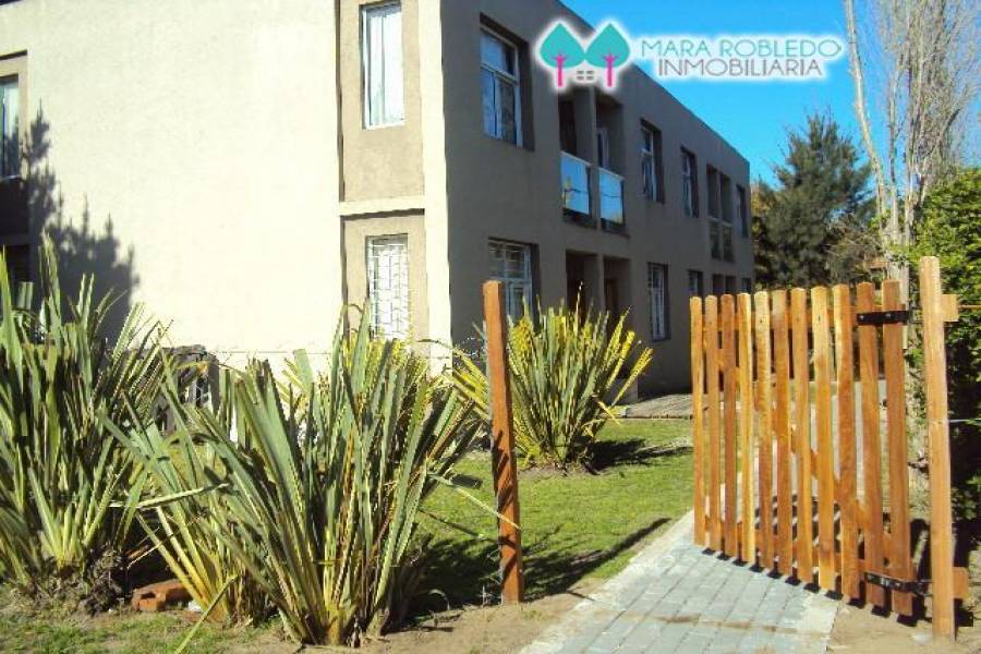 Valeria del Mar,Buenos Aires,Argentina,2 Bedrooms Bedrooms,2 BathroomsBathrooms,Duplex-Triplex,LOS JUNCALES,SEAVER,4511