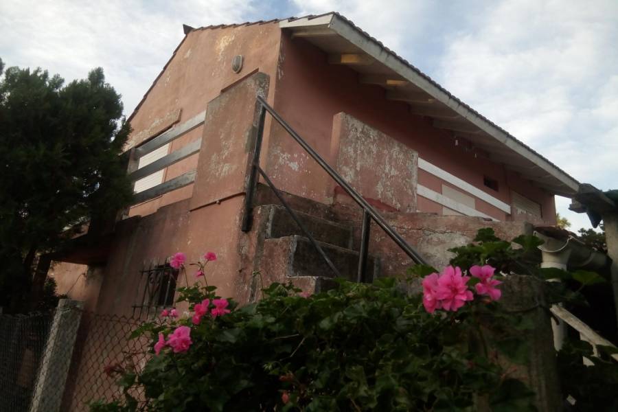 Las Toninas,Buenos Aires,Argentina,3 Bedrooms Bedrooms,3 BathroomsBathrooms,Casas,AV 40,40707