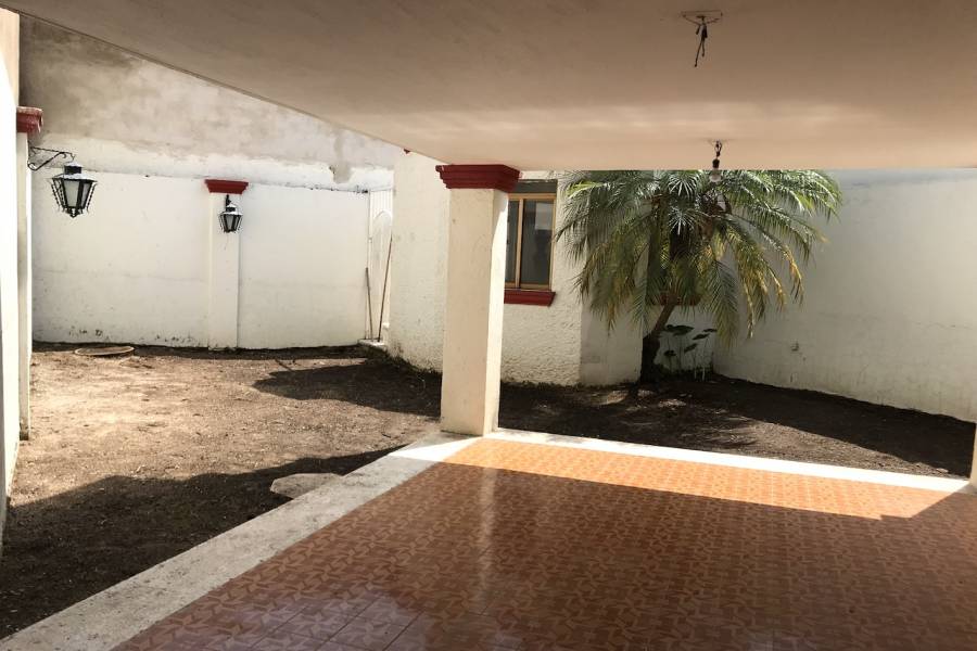 San Pedro Tlaquepaque, Jalisco, Mexico, 4 Bedrooms Bedrooms, ,2 BathroomsBathrooms,Casas,Venta,Camino Real a Colima ,2,40737