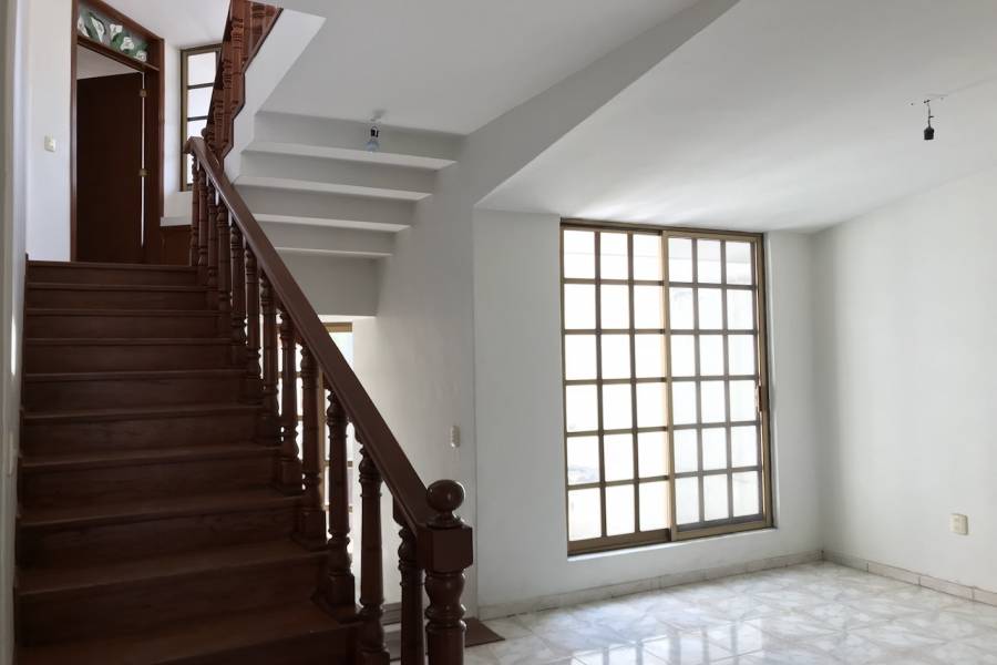 San Pedro Tlaquepaque, Jalisco, Mexico, 4 Bedrooms Bedrooms, ,2 BathroomsBathrooms,Casas,Venta,Camino Real a Colima ,2,40737