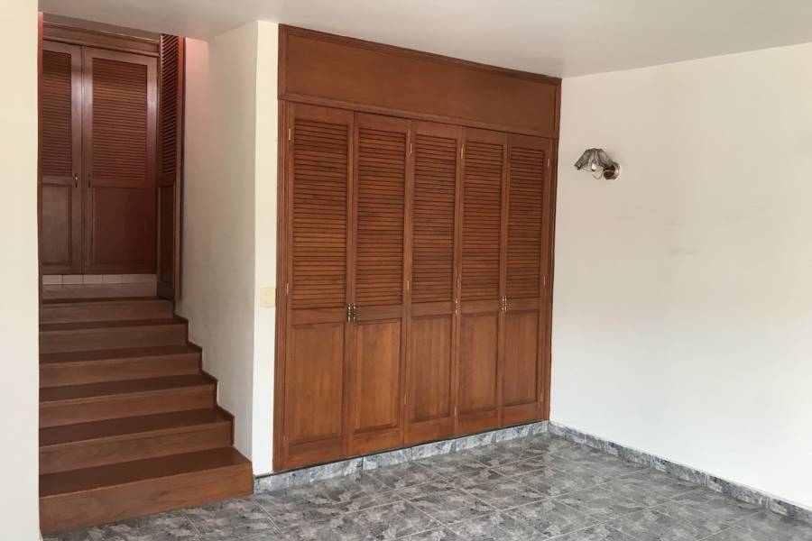 San Pedro Tlaquepaque, Jalisco, Mexico, 4 Bedrooms Bedrooms, ,2 BathroomsBathrooms,Casas,Venta,Camino Real a Colima ,2,40737