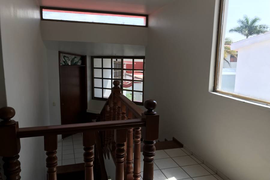 San Pedro Tlaquepaque, Jalisco, Mexico, 4 Bedrooms Bedrooms, ,2 BathroomsBathrooms,Casas,Venta,Camino Real a Colima ,2,40737