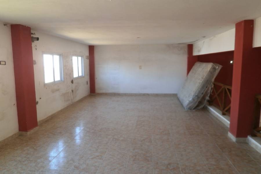 Santa Teresita, Buenos Aires, Argentina, ,2 BathroomsBathrooms,Locales,Venta,34,40748