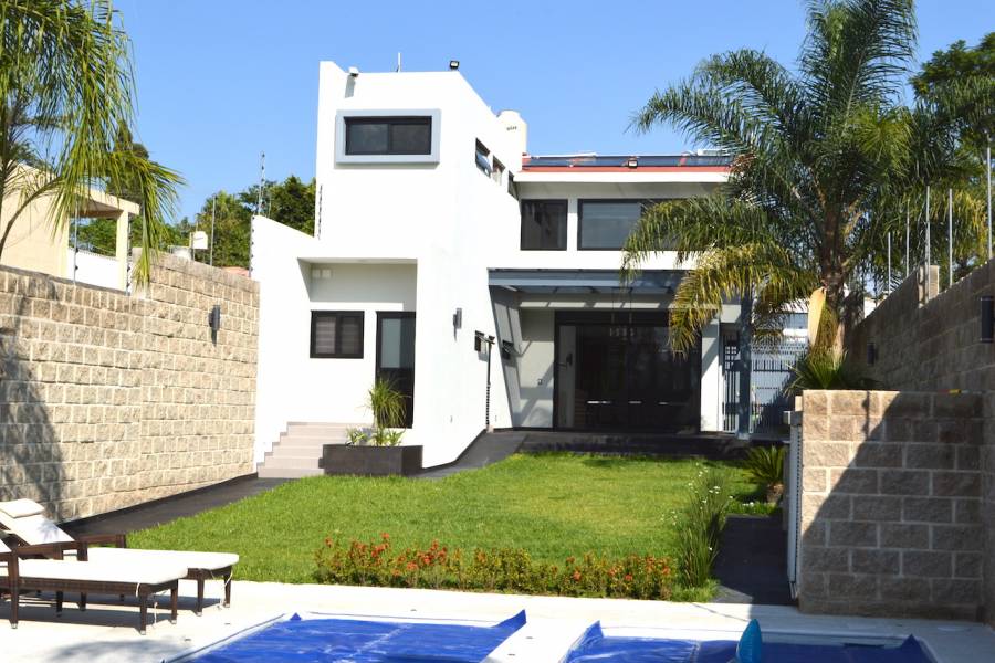 Zapopan, Jalisco, Mexico, 3 Bedrooms Bedrooms, ,5 BathroomsBathrooms,Casas,Venta,Los Robles ,40899