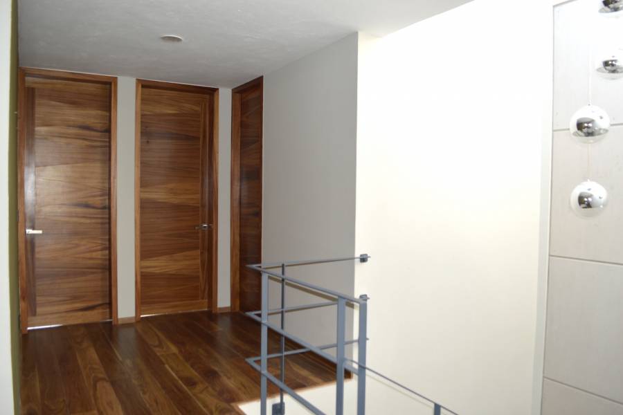 Zapopan, Jalisco, Mexico, 3 Bedrooms Bedrooms, ,5 BathroomsBathrooms,Casas,Venta,Los Robles ,40899
