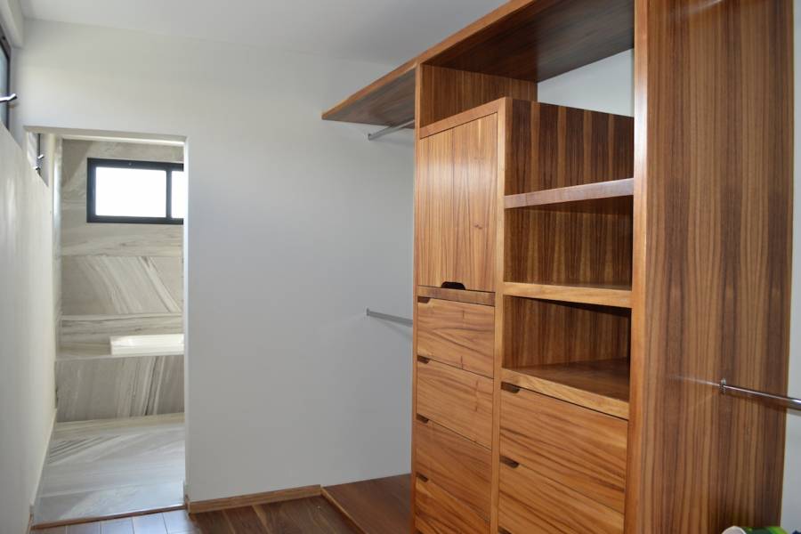 Zapopan, Jalisco, Mexico, 3 Bedrooms Bedrooms, ,5 BathroomsBathrooms,Casas,Venta,Los Robles ,40899
