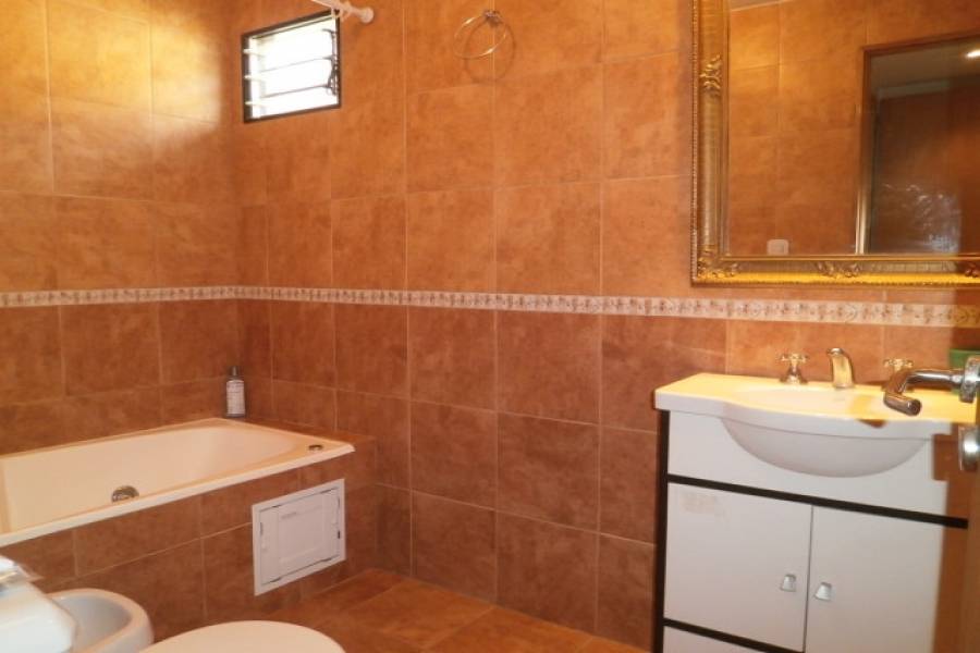 Santa Teresita, Buenos Aires, Argentina, 2 Bedrooms Bedrooms, ,2 BathroomsBathrooms,Casas,Temporario,SANTIAGO DEL ESTERO,40946