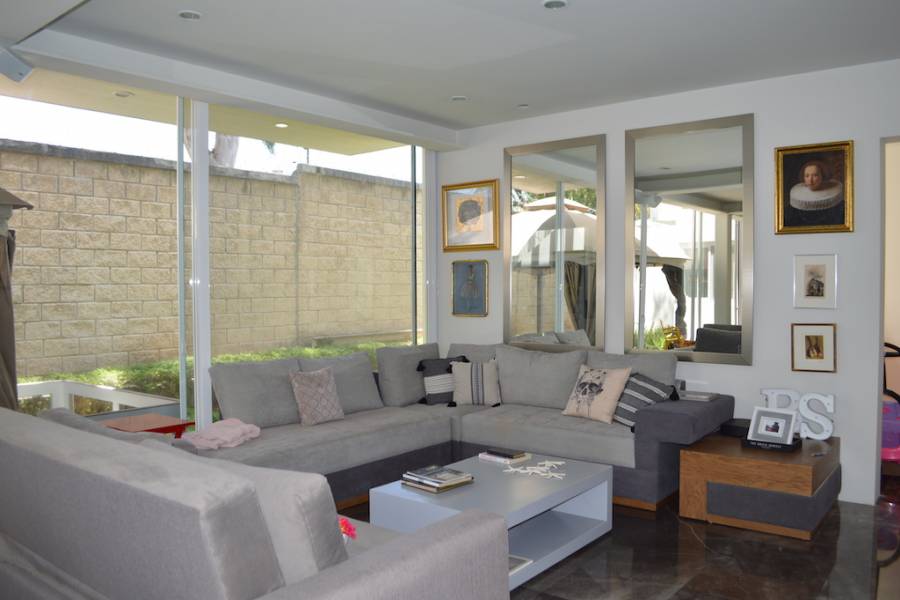 Zapopan, Jalisco, Mexico, 4 Bedrooms Bedrooms, ,5 BathroomsBathrooms,Casas,Venta,Paseo Solares,3,40973