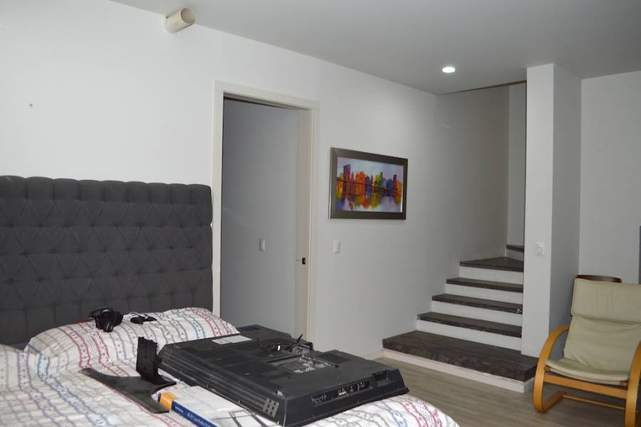 Zapopan, Jalisco, Mexico, 4 Bedrooms Bedrooms, ,5 BathroomsBathrooms,Casas,Venta,Paseo Solares,3,40973