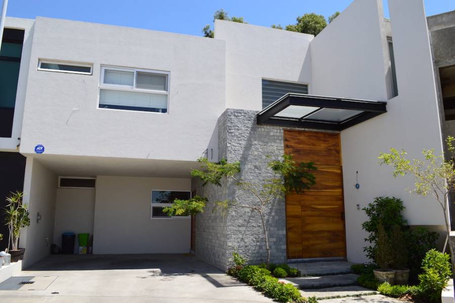 Zapopan, Jalisco, Mexico, 4 Bedrooms Bedrooms, ,5 BathroomsBathrooms,Casas,Venta,Paseo Solares,3,40973