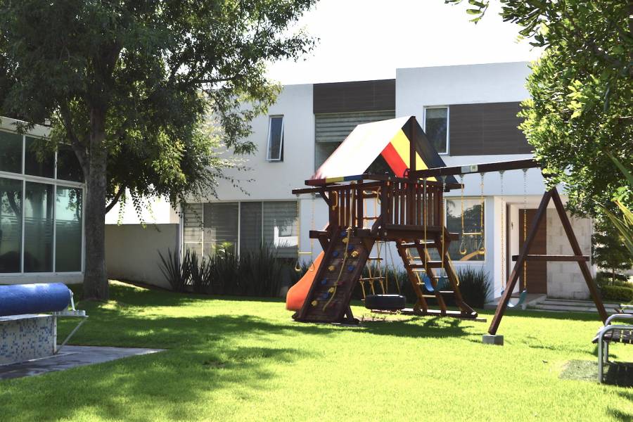 Zapopan, Jalisco, Mexico, 3 Bedrooms Bedrooms, ,4 BathroomsBathrooms,Casas,Venta,Ramón Corona ,2,40982