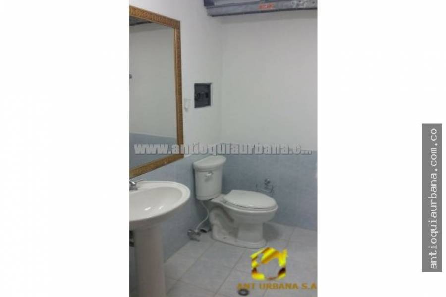 Medellin, Antioquia, Colombia, ,3 BathroomsBathrooms,Bodegas,Alquiler-Arriendo,CARRERA 65,41003
