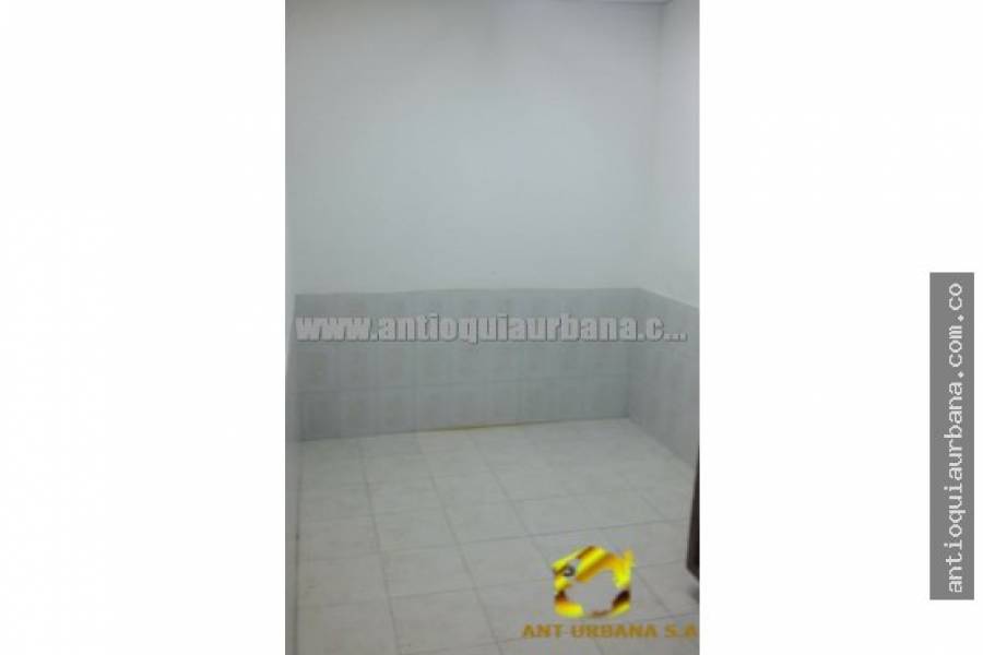 Medellin, Antioquia, Colombia, ,3 BathroomsBathrooms,Bodegas,Alquiler-Arriendo,CARRERA 65,41003