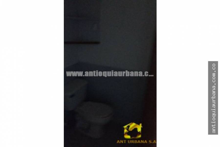 Medellin, Antioquia, Colombia, ,3 BathroomsBathrooms,Bodegas,Alquiler-Arriendo,CARRERA 65,41003