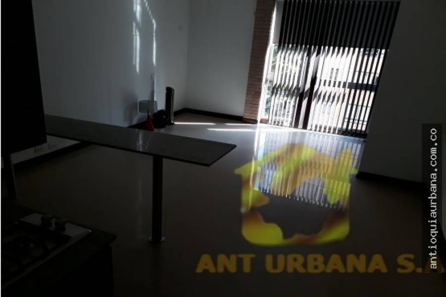 Medellin, Antioquia, Colombia, ,Estudio,Alquiler-Arriendo,CALLE 7,41018