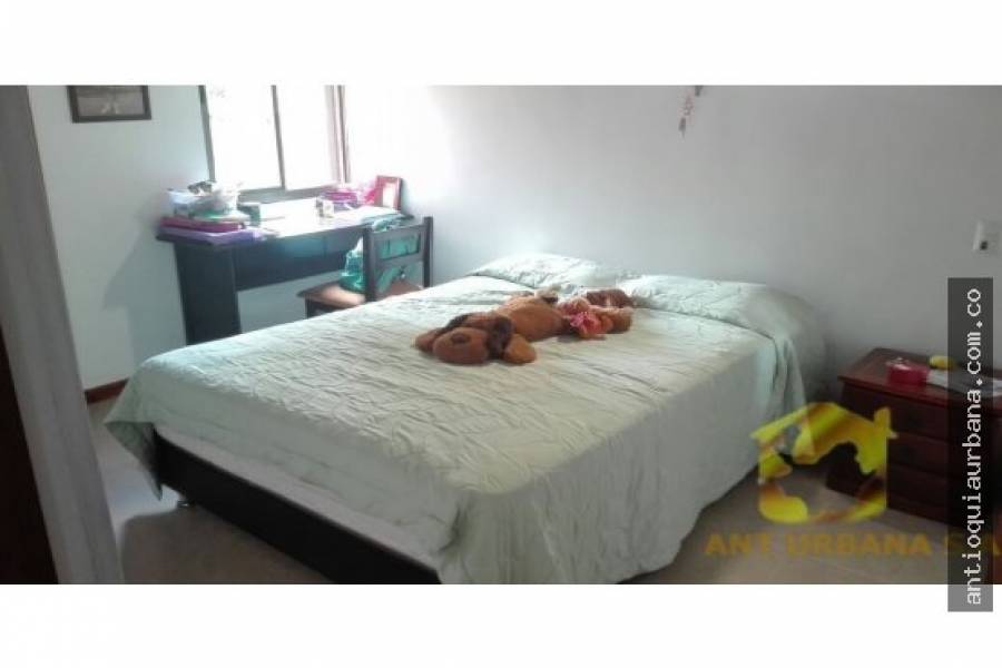 Envigado, Antioquia, Colombia, 3 Bedrooms Bedrooms, ,4 BathroomsBathrooms,Casas,Alquiler-Arriendo,CALLE 7,41019