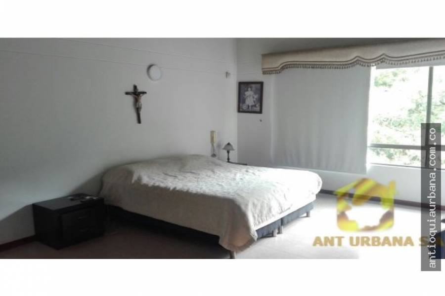 Envigado, Antioquia, Colombia, 3 Bedrooms Bedrooms, ,4 BathroomsBathrooms,Casas,Alquiler-Arriendo,CALLE 7,41019