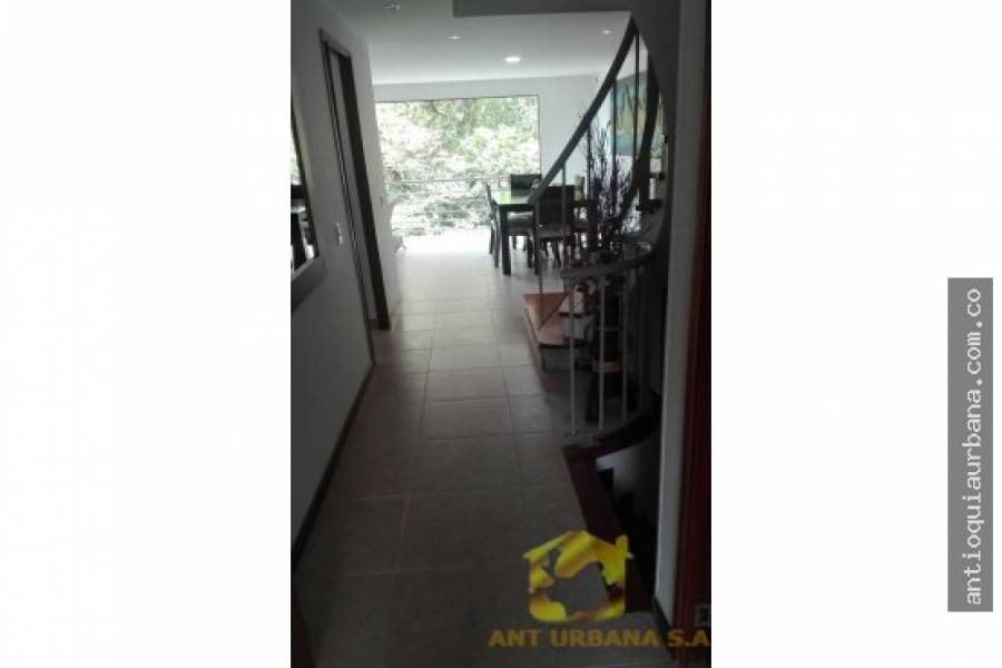 Envigado, Antioquia, Colombia, 3 Bedrooms Bedrooms, ,4 BathroomsBathrooms,Casas,Alquiler-Arriendo,CALLE 7,41019