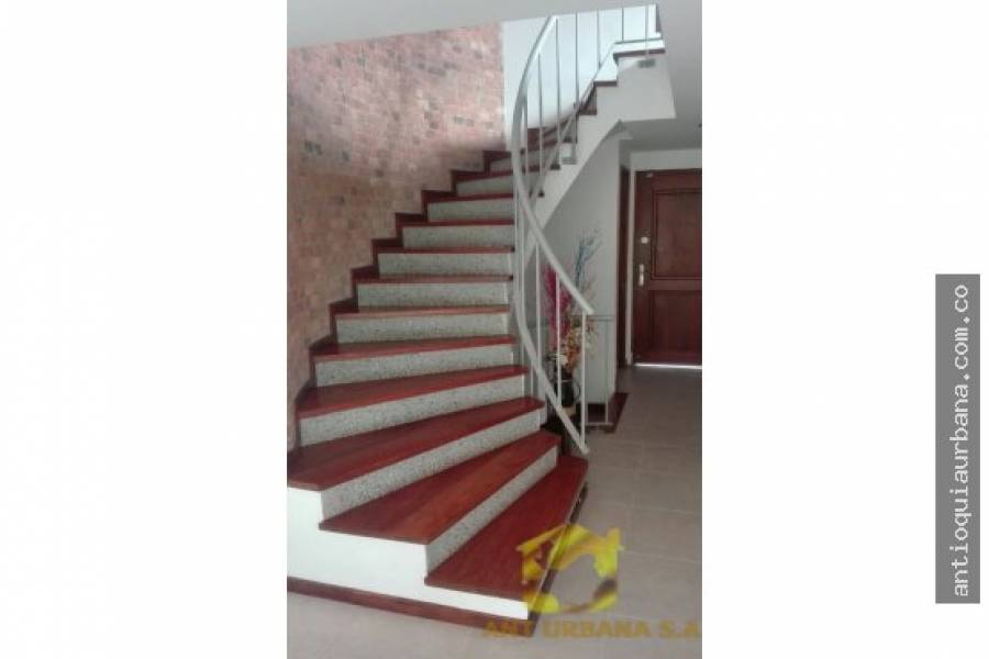 Envigado, Antioquia, Colombia, 3 Bedrooms Bedrooms, ,4 BathroomsBathrooms,Casas,Alquiler-Arriendo,CALLE 7,41019