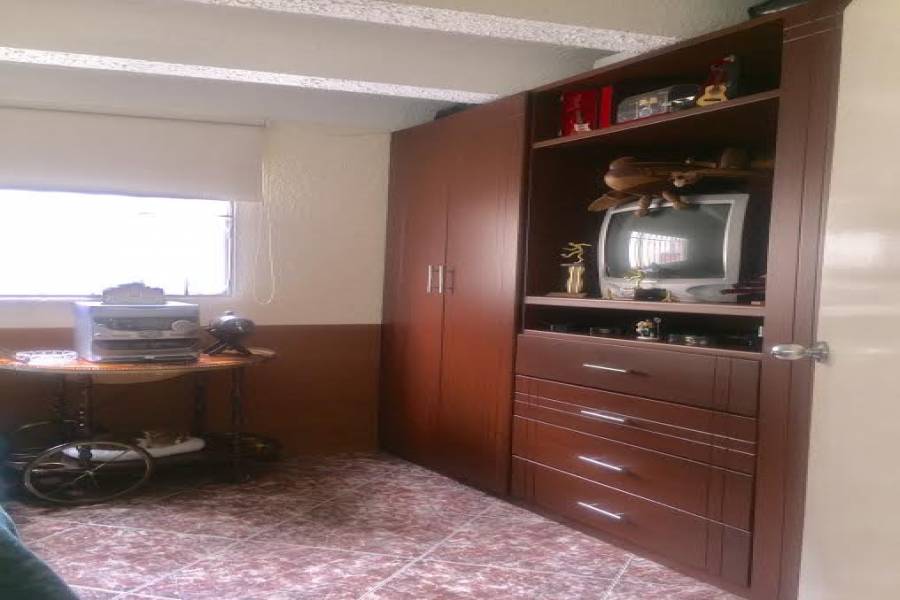 Bogotá D.C, Cundinamarca, Colombia, 4 Bedrooms Bedrooms, ,2 BathroomsBathrooms,Casas,Venta,CARRERA 72 A ,41160