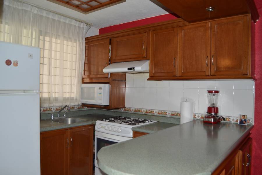 Zapopan, Jalisco, Mexico, 5 Bedrooms Bedrooms, ,3 BathroomsBathrooms,Casas,Venta, Fray Jose Cavaller,41180