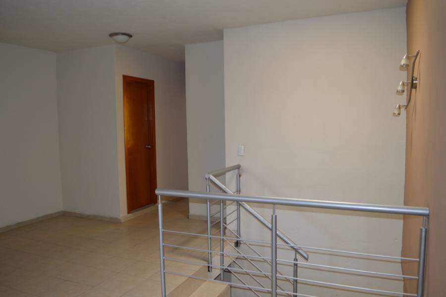 Zapopan, Jalisco, Mexico, 5 Bedrooms Bedrooms, ,3 BathroomsBathrooms,Casas,Venta, Fray Jose Cavaller,41180