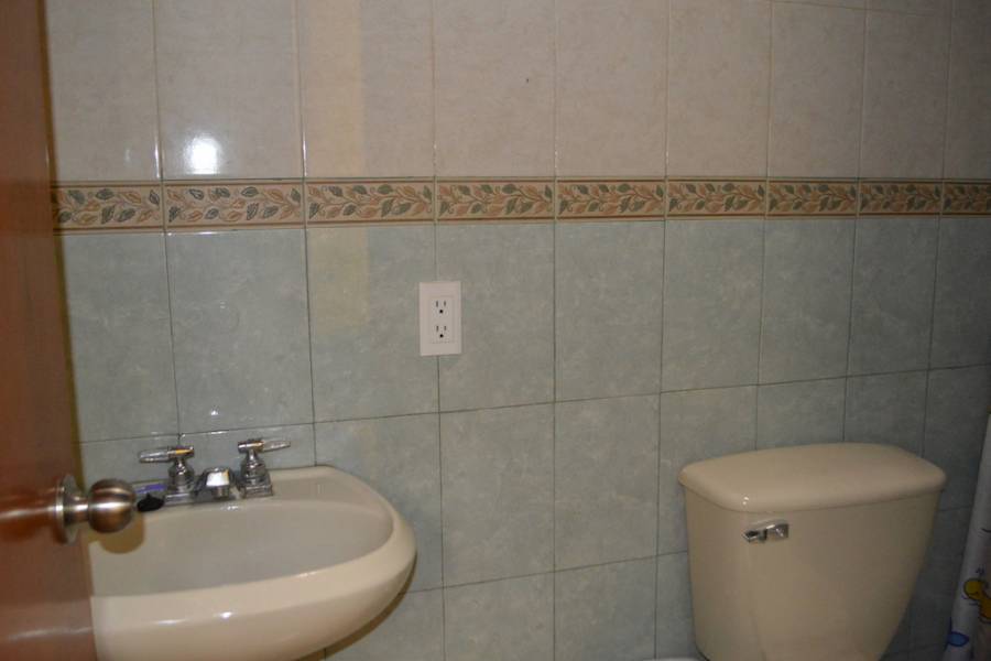 Zapopan, Jalisco, Mexico, 5 Bedrooms Bedrooms, ,3 BathroomsBathrooms,Casas,Venta, Fray Jose Cavaller,41180