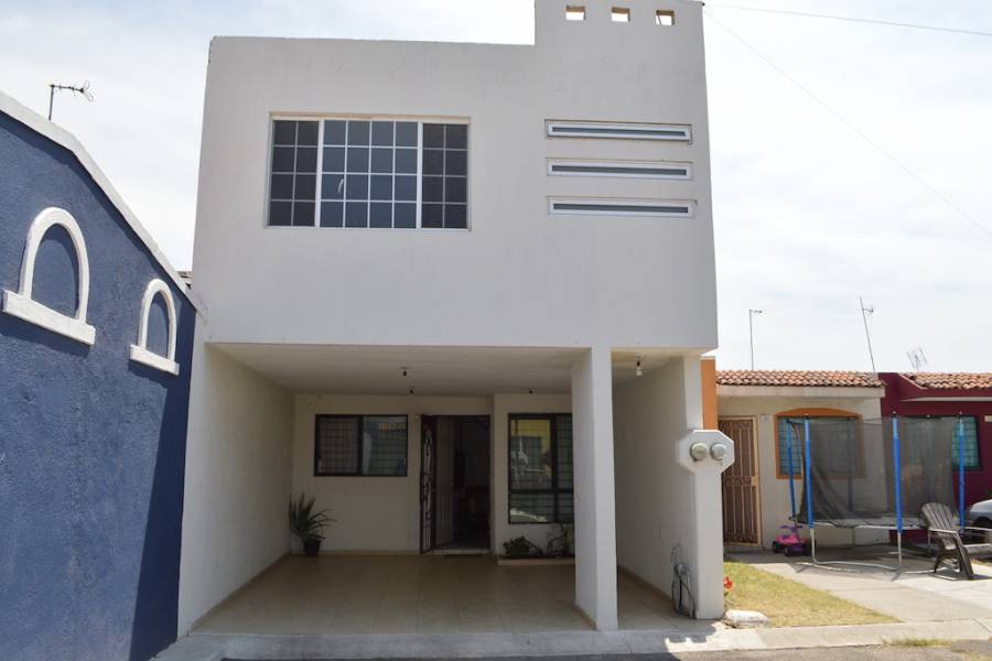 Zapopan, Jalisco, Mexico, 5 Bedrooms Bedrooms, ,3 BathroomsBathrooms,Casas,Venta, Fray Jose Cavaller,41180