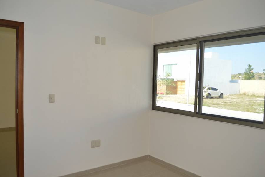 Zapopan, Jalisco, Mexico, 3 Bedrooms Bedrooms, ,2 BathroomsBathrooms,Casas,Venta,Valle Imperial,41181