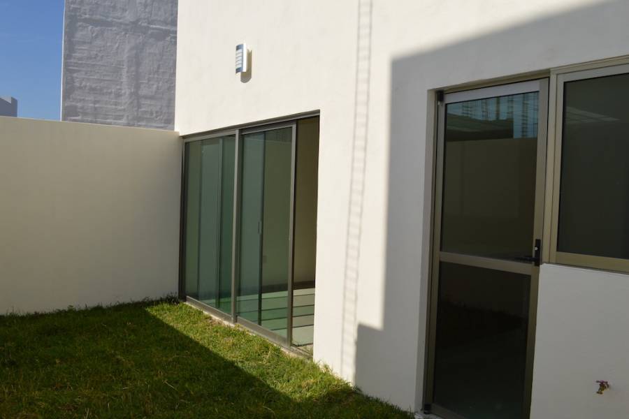 Zapopan, Jalisco, Mexico, 3 Bedrooms Bedrooms, ,2 BathroomsBathrooms,Casas,Venta,Valle Imperial,41181