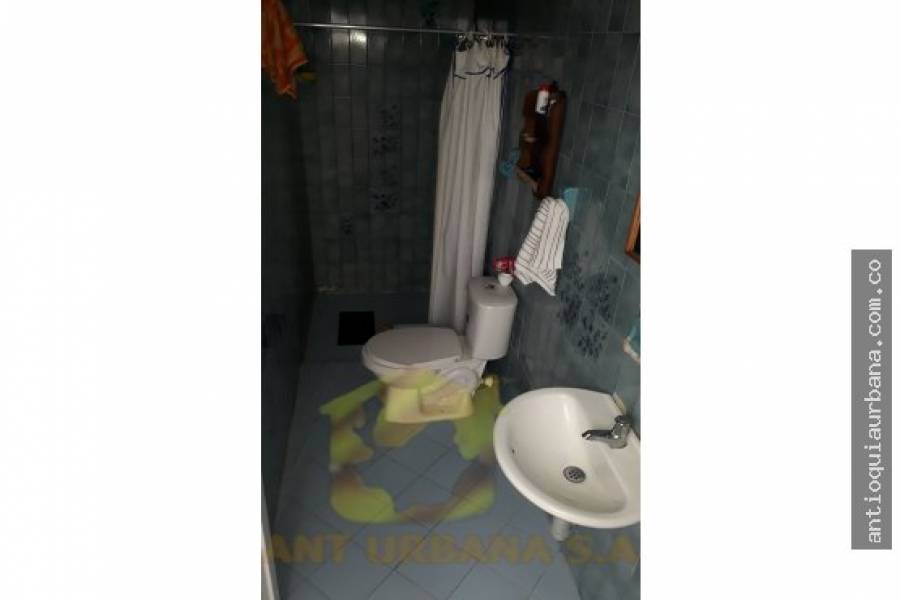 Sabaneta, Antioquia, Colombia, 5 Bedrooms Bedrooms, ,2 BathroomsBathrooms,Casas,Venta,CALLE 77 SUR ENTRE 76 Y 78,41232