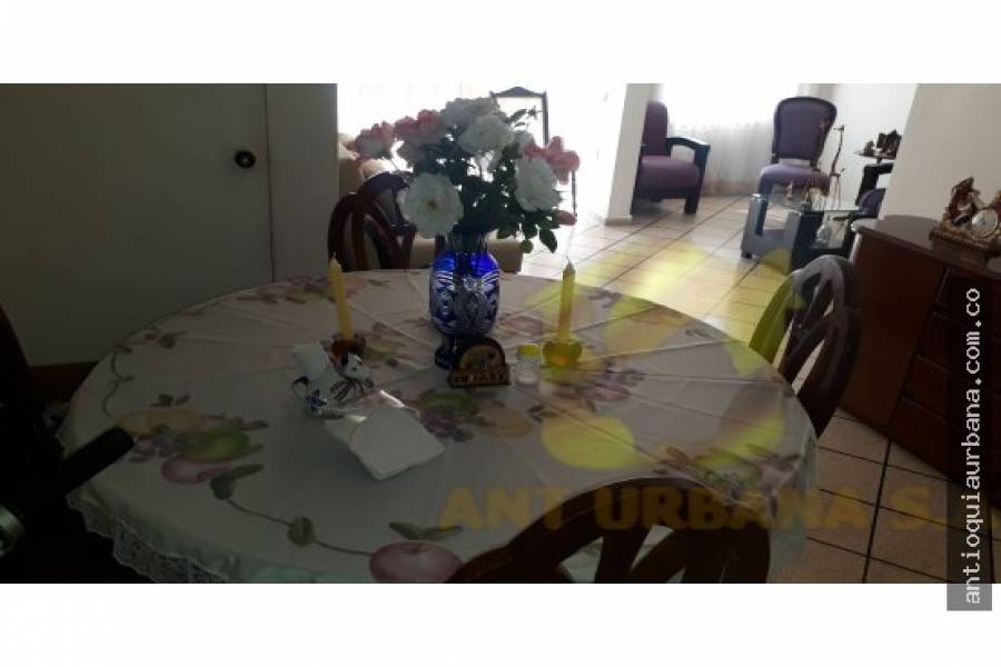 Sabaneta, Antioquia, Colombia, 5 Bedrooms Bedrooms, ,2 BathroomsBathrooms,Casas,Venta,CALLE 77 SUR ENTRE 76 Y 78,41232