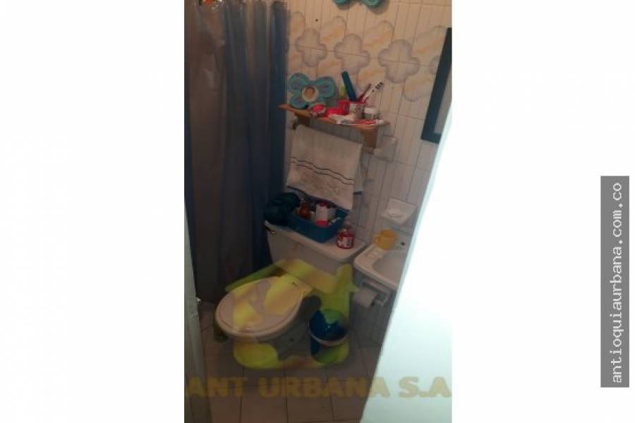 Sabaneta, Antioquia, Colombia, 5 Bedrooms Bedrooms, ,2 BathroomsBathrooms,Casas,Venta,CALLE 77 SUR ENTRE 76 Y 78,41232