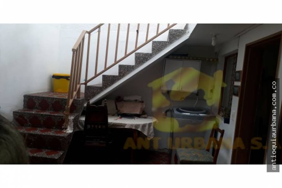 Sabaneta, Antioquia, Colombia, 5 Bedrooms Bedrooms, ,2 BathroomsBathrooms,Casas,Venta,CALLE 77 SUR ENTRE 76 Y 78,41232