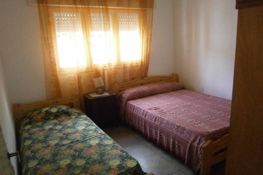 Santa Teresita, Buenos Aires, Argentina, 2 Bedrooms Bedrooms, ,1 BañoBathrooms,PH Tipo Casa,Temporario,49,41242